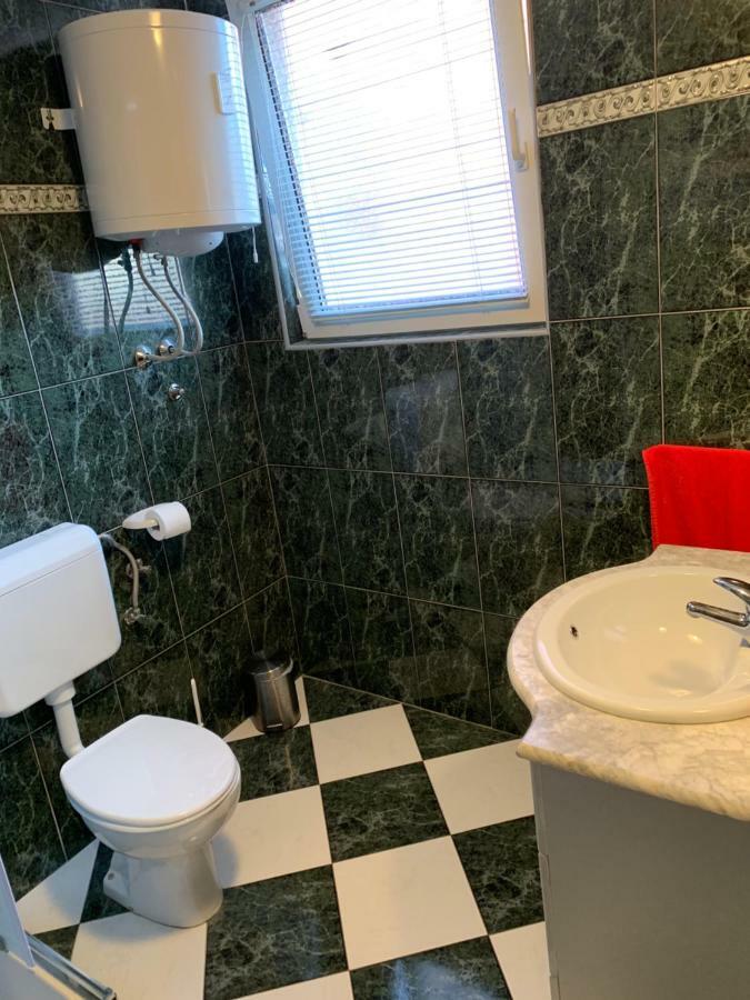 Apartmani Poljanec Вир Екстериор снимка